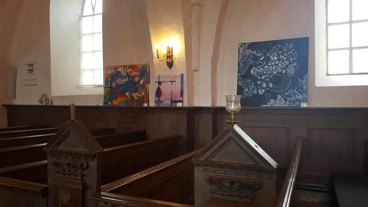 Udstiller Jette Richter i Hammer Kirke