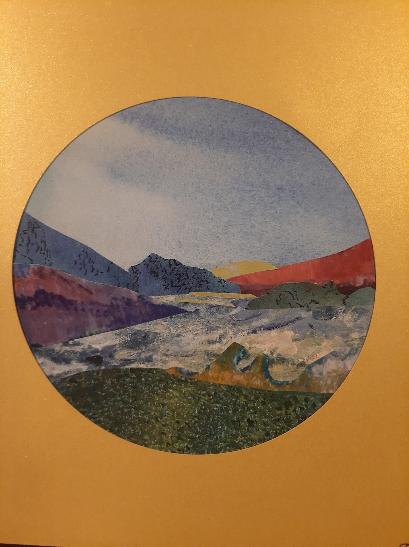 Sol står op - sol går ned - vi længes efter fred. 23 x 23 cm